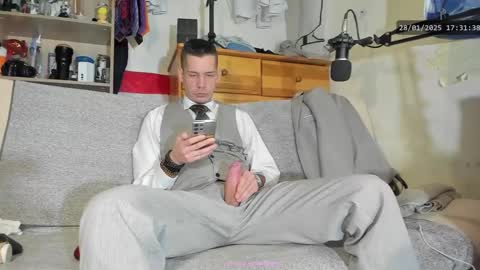 Snapshot of telepaticman chatting on 01.28.25 Virg Lszl online show from 01.28.25