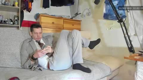 Snapshot of telepaticman chatting on 02.12.25 Virg Lszl online show from 02.12.25