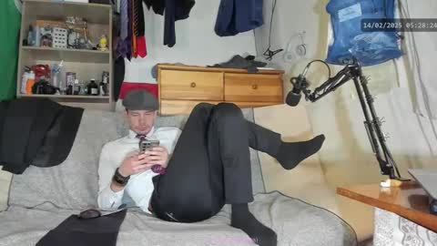 Snapshot of telepaticman chatting on 02.14.25 Virg Lszl online show from 02.14.25