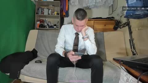 Snapshot of telepaticman chatting on 02.16.25 Virg Lszl online show from 02.16.25