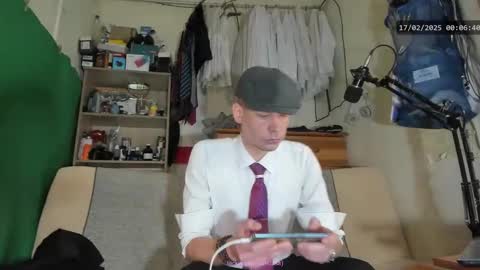 Snapshot of telepaticman chatting on 02.16.25 Virg Lszl online show from 02.16.25