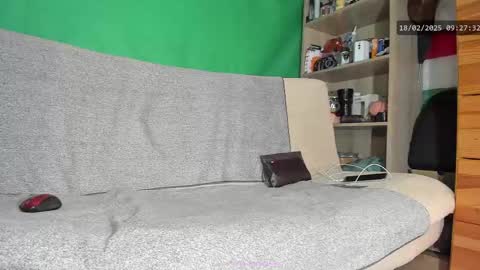 Snapshot of telepaticman chatting on 02.18.25 Virg Lszl online show from 02.18.25
