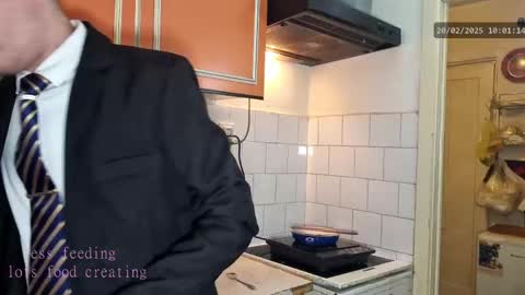 Snapshot of telepaticman chatting on 02.20.25 Virg Lszl online show from 02.20.25