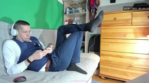 Snapshot of telepaticman chatting on 02.24.25 Virg Lszl online show from 02.24.25