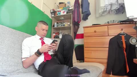 Snapshot of telepaticman chatting on 03.08.25 Virg Lszl online show from 03.08.25