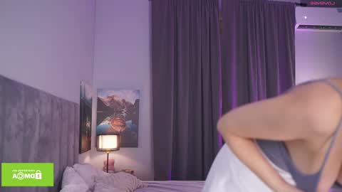 Snapshot of telladreamer_ chatting on 10.06.25 Tella online show from 10.06.25