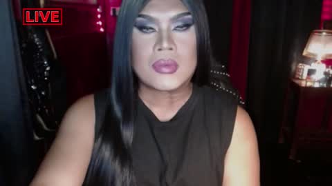 Snapshot of temptress_cocoxxx chatting on 12.19.24 Mistress Coco online show from 12.19.24