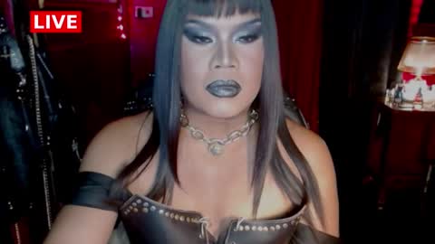 Snapshot of temptress_cocoxxx chatting on 01.27.25 Mistress Coco online show from 01.27.25