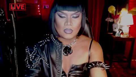 Snapshot of temptress_cocoxxx chatting on 02.05.25 Mistress Coco online show from 02.05.25