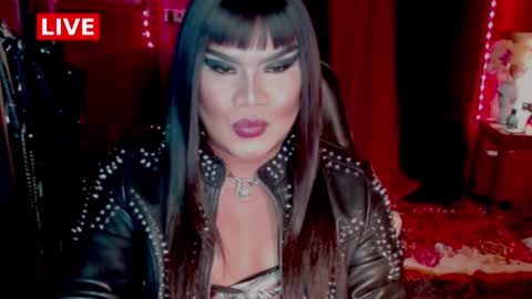 Snapshot of temptress_cocoxxx chatting on 03.08.25 Mistress Coco online show from 03.08.25