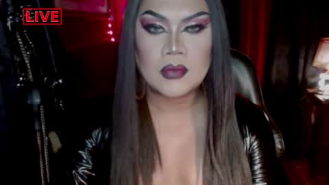 Snapshot of temptress_cocoxxx chatting on 10.01.25 Mistress Coco online show from 10.01.25