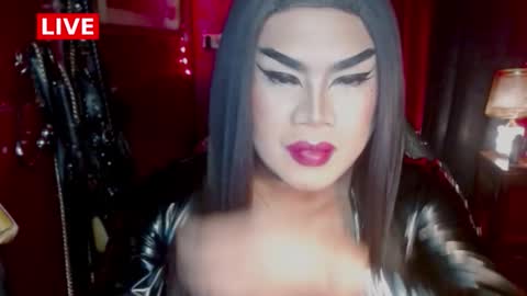 Snapshot of temptress_cocoxxx chatting on 10.22.25 Mistress Coco online show from 10.22.25