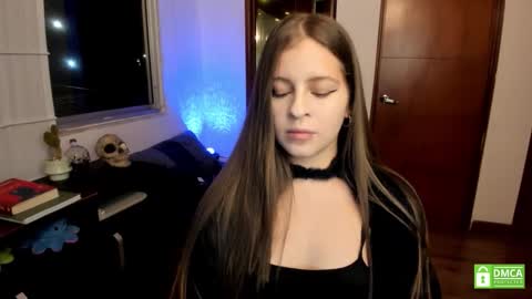 Snapshot of temptressweet chatting on 09.30.25 Scar online show from 09.30.25