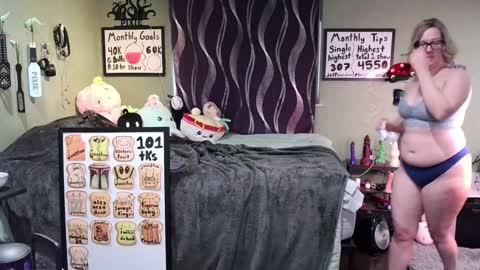 Pixie and Tentacle Overlord online show from 01.22.25