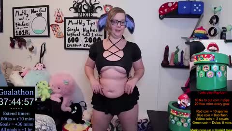 Pixie and Tentacle Overlord online show from 11.07.25