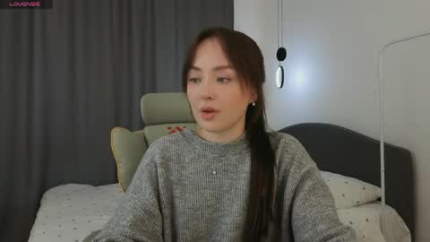 Mia online show from 04.25.26