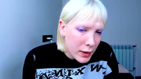 Snapshot of tenebrise chatting on 11.16.25 Kira online show from 11.16.25