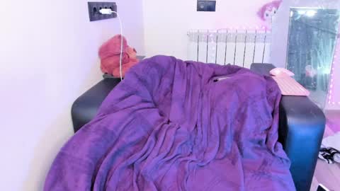 Snapshot of tenebrise chatting on 03.31.26 Kira online show from 03.31.26