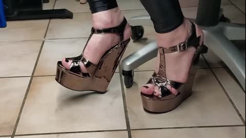 teninchheels online show from 12.05.24