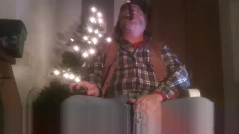 Snapshot of tennredneck chatting on 12.23.24 Tennredneck online show from 12.23.24