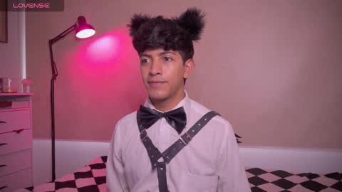 teo brown Independent model online show from 10.22.25