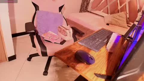 Terra Elowen online show from 10.04.25