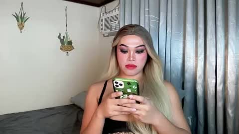 TERRI  the girl will hunt you online show from 02.22.25