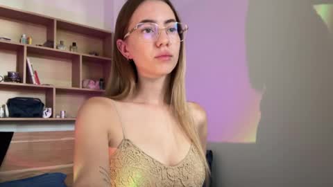 Snapshot of tessa_calmness chatting on 04.19.26 tessa_calmness online show from 04.19.26