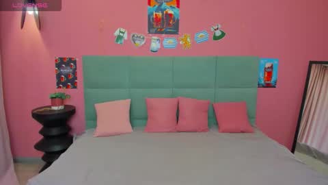 Tessa 3 online show from 09.24.25