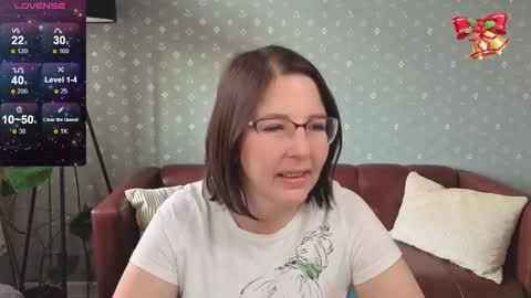 Snapshot of tessaw chatting on 10.06.25 Tessa online show from 10.06.25