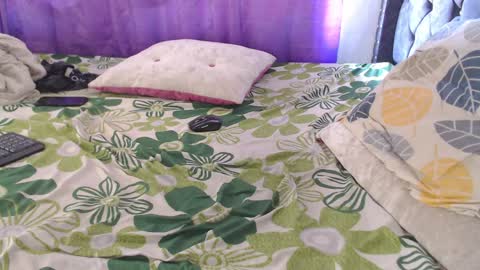 Snapshot of tessayleo_13 chatting on 01.22.25 tessa y leo online show from 01.22.25