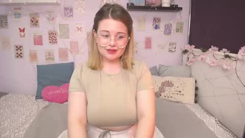 Snapshot of tesspleasure chatting on 01.27.25 TESSA online show from 01.27.25
