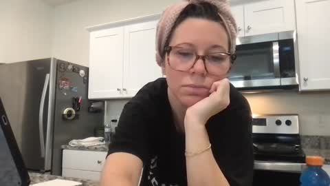 Daphne Summers online show from 12.18.25