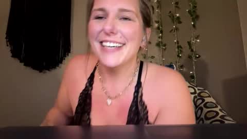 Snapshot of texasprincessk chatting on 10.16.25 texasprincessk online show from 10.16.25