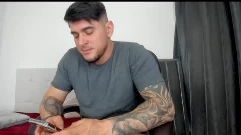 Snapshot of teylor_creed chatting on 11.11.25 teylor creed online show from 11.11.25