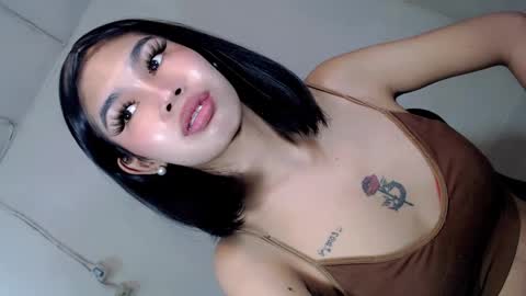 Snapshot of tgirl_luna69 chatting on 12.19.24 Luna online show from 12.19.24
