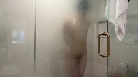 Snapshot of tgirltoesx chatting on 11.13.25 babygirlmami online show from 11.13.25