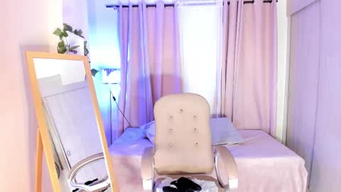 Snapshot of thais_dreams chatting on 03.04.25 Thais online show from 03.04.25
