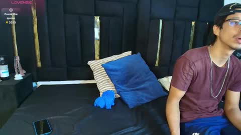 T H A I S  online show from 11.19.25