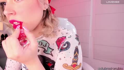 Thalia21 online show from 02.15.25