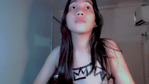 Snapshot of thalia_sunshine chatting on 01.04.25 Thalia online show from 01.04.25