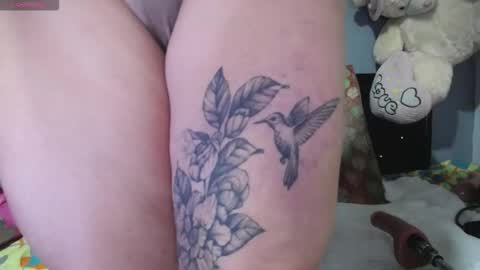 Snapshot of thalia_tits chatting on 11.28.25 Thalia Tits online show from 11.28.25