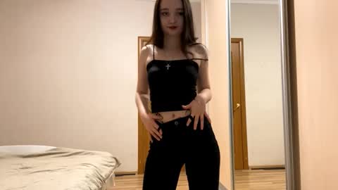 Snapshot of thaliakuchem chatting on 02.02.26 Yumi online show from 02.02.26