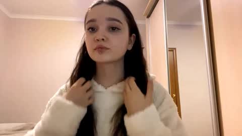 Snapshot of thaliakuchem chatting on 02.07.26 Yumi online show from 02.07.26