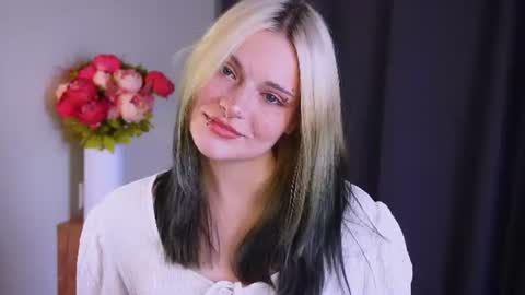 Snapshot of thaocroes chatting on 08.08.26 Katty----meow meow online show from 08.08.26