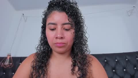 Snapshot of thara_webstter chatting on 12.17.24 thara webstter online show from 12.17.24