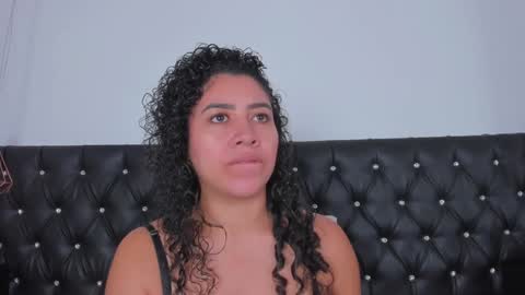 Snapshot of thara_webstter chatting on 01.11.25 thara webstter online show from 01.11.25