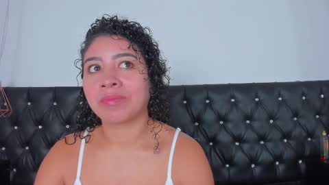 Snapshot of thara_webstter chatting on 02.17.25 thara webstter online show from 02.17.25