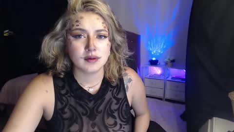   online show from 10.04.25