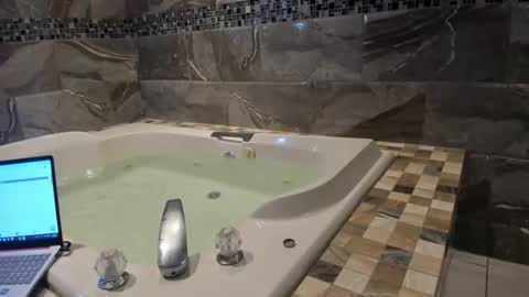 Snapshot of thatguyfromx chatting on 02.13.26 That guy follow on X online show from 02.13.26